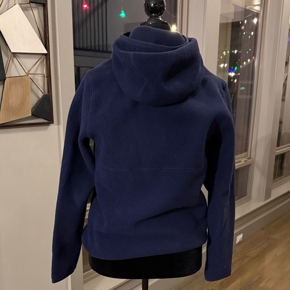 Navy Fleece Pullover with Colorblock Design - Picture 4 of 7